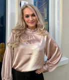 BLOUSE KATIE BEIGE MET GOUDE KNOPEN