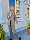 BLAZER SARA SPLIT BACK TAUPE MET STRASS