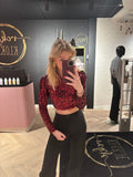 TOP MINKA CROPPED MET PAILLETTEN BORDEAUXROOD